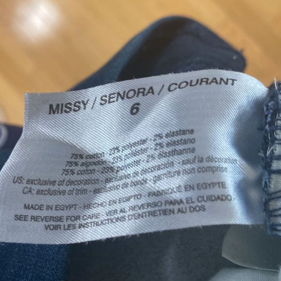 🔴 2 for $25 Gloria Vanderbilt Avery total contour cropped jeans - Picture 9 of 14